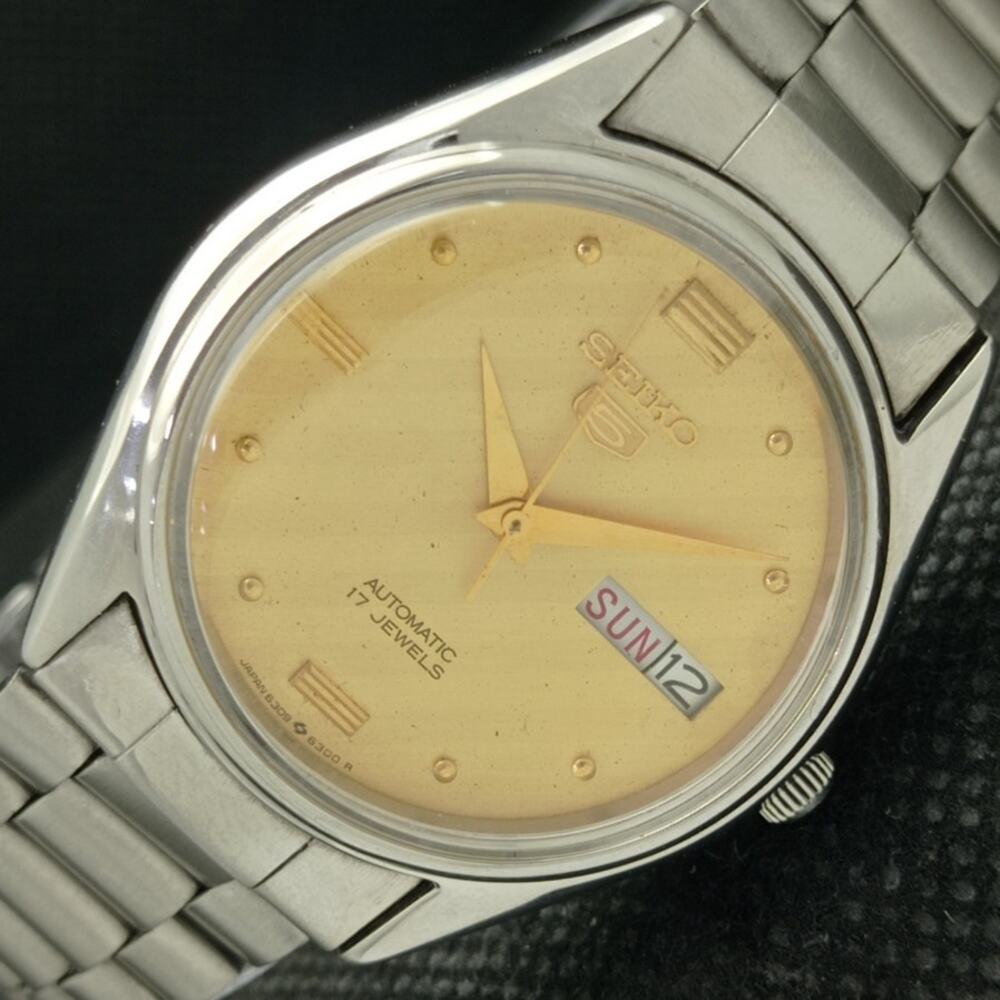 Vintage 1974 Seiko Automatic Mens Silver Watch W/daydate & Gold accents